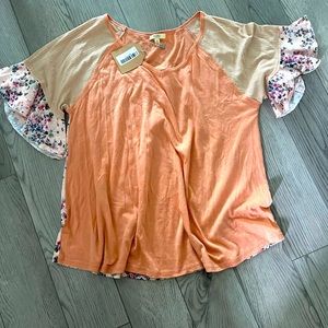 Floral Ruffle Top. NWT